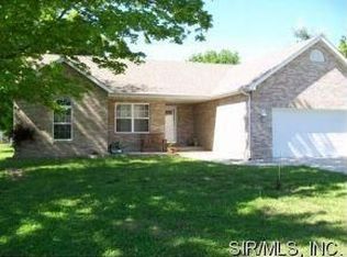 1053 Catalina Dr, Edwardsville, IL