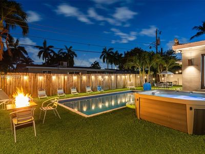 1024 NE 4th St, Hallandale, FL, 33009