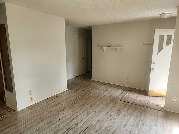 5th image of 2408 S 23rd Ave SW
