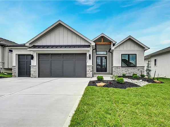 22141 W 94th Ter, Lenexa, KS 66220