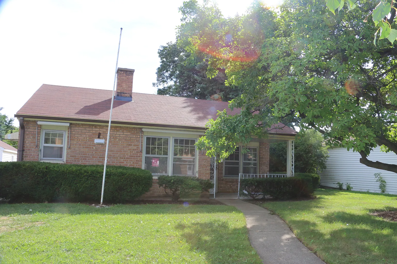 533 N Lewis Ave photo 1