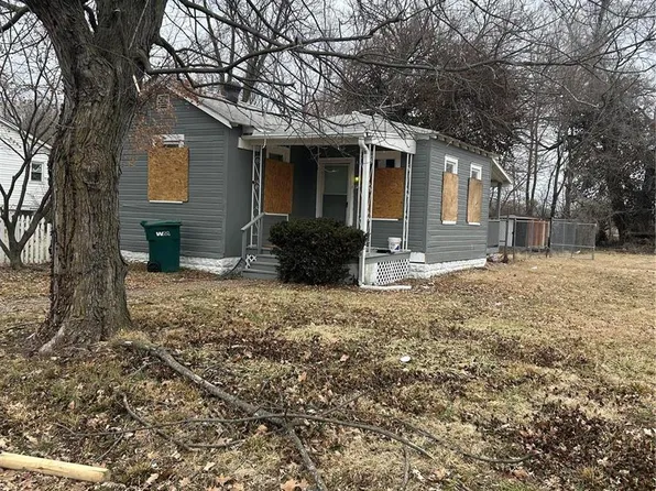 457 Godin Ave, Cahokia, IL 62206