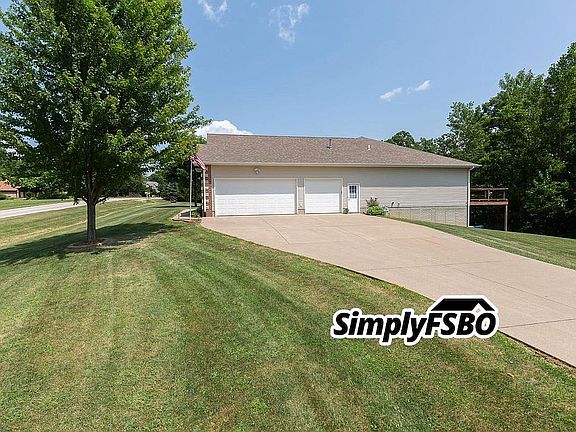 3rd image of 1711 Parkway Dr