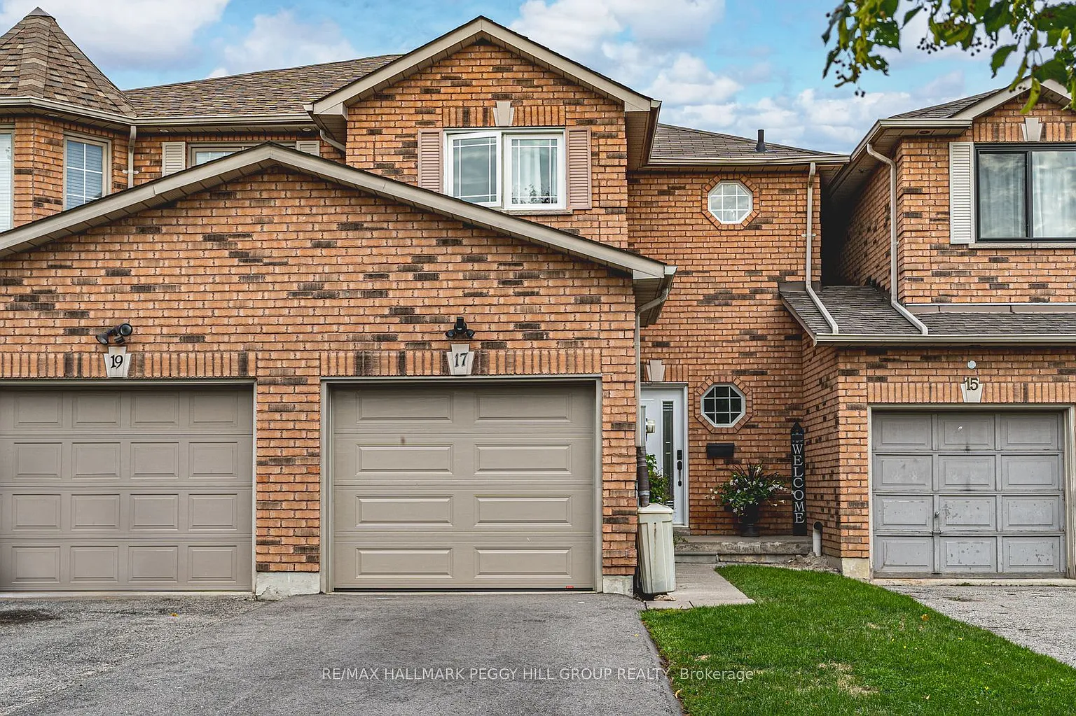 17 Bruce Cres photo 1