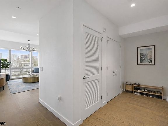 4th image of 75 Park Ln #201