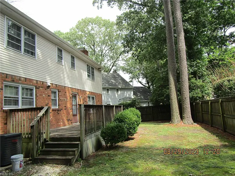 948 Timberlake Dr — Photo 3