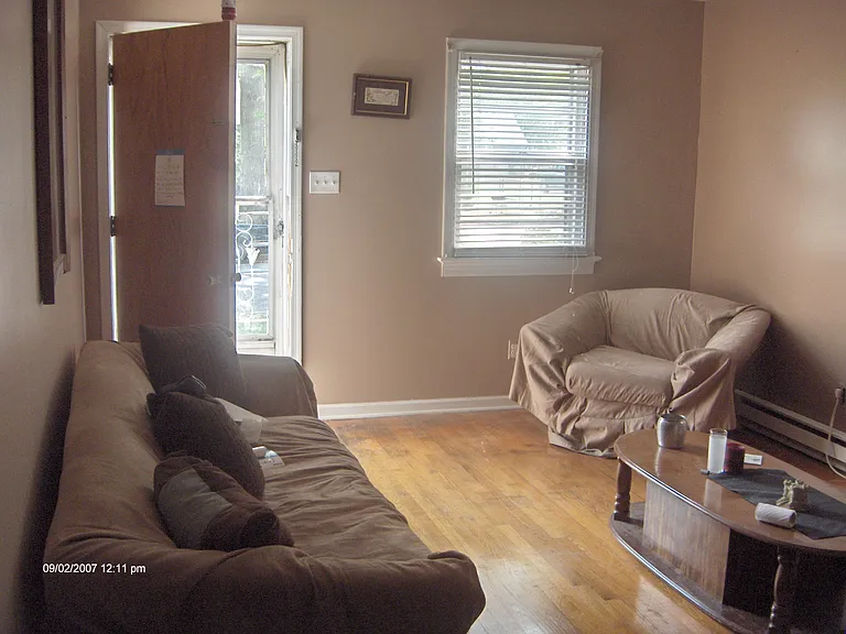2111 Gordon Ave — Photo 5