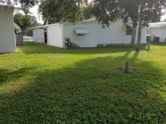 4th image of 2 Royal Palm Cir