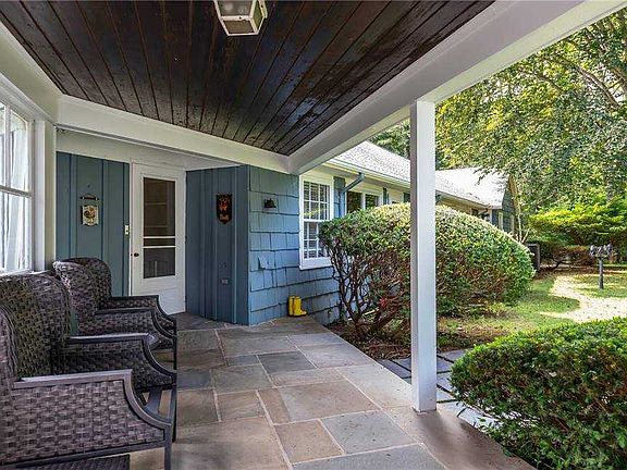 4th image of 7 Oak Ln