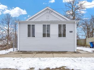 943 Geneva St, Racine, WI 53404