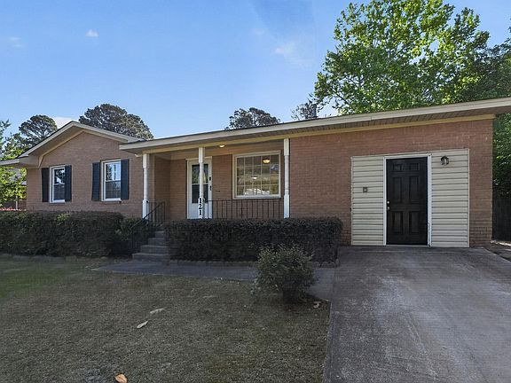 3rd image of 121 Moone Cross Dr