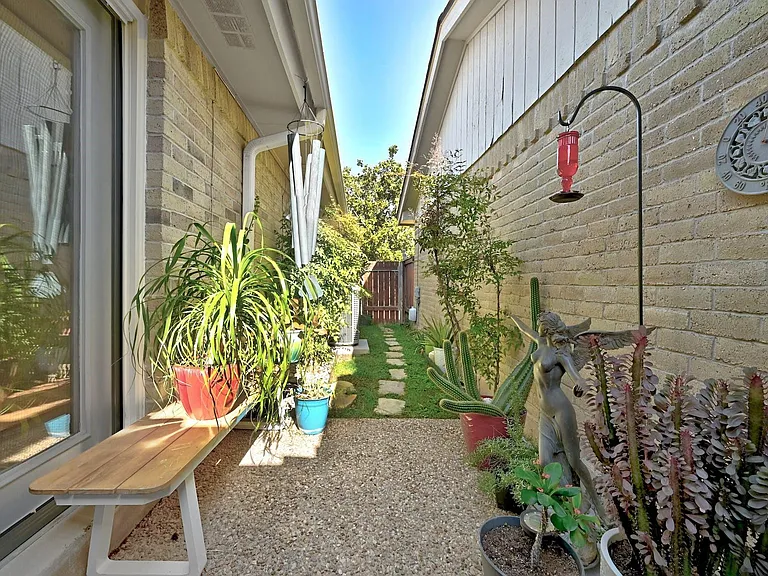 11133 Pinehurst Dr #C — Photo 26