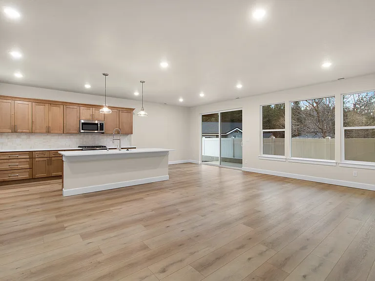 2411 E Kinglet Ln — Photo 9
