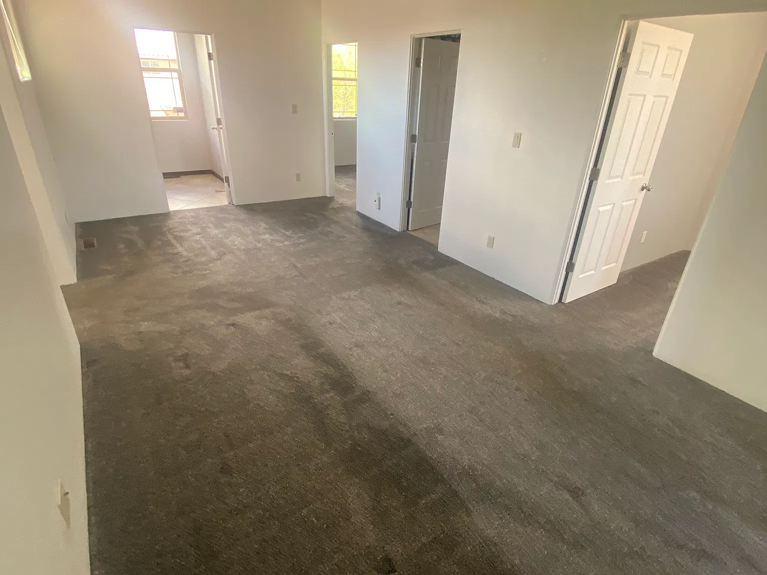 3 bed, 2.5 bath, 2406 sqft, $3,500 — Photo 4