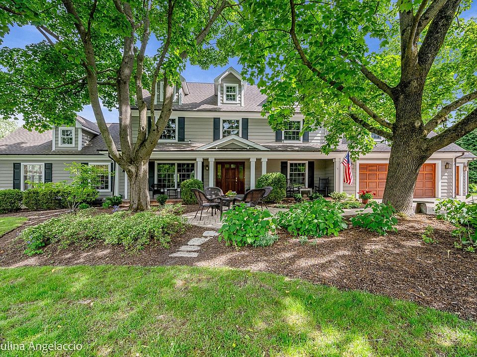 1st image of 714 Thomas Ct