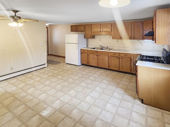 4th image of 43 Cedar St