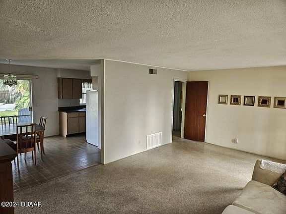 5th image of 21 Plaza Dr