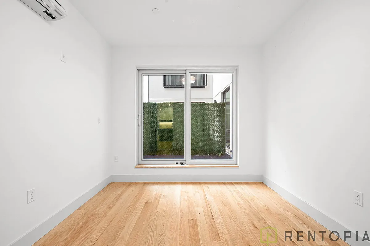 Building Photo - 319 Lenox Rd #101C