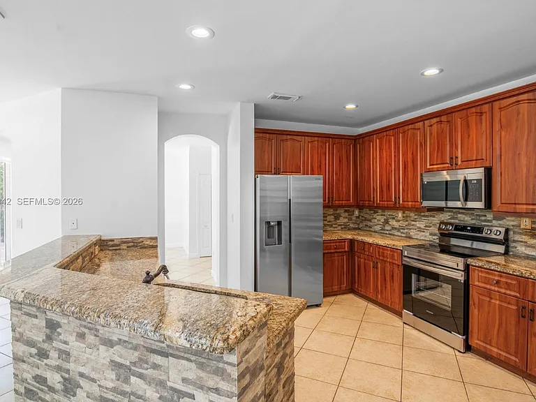 16001 SW 43rd Ter — Photo 9