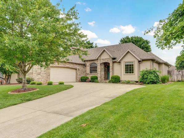 382 S Yellowwood Drive, Springfield, MO 65809