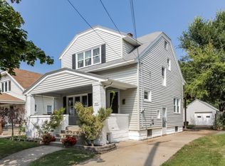 909 Myrtle St NW, Grand Rapids, MI 49504