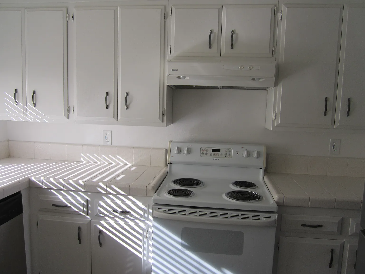 2 bed, 900 sqft, $3,950 — Photo 3
