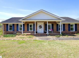 621 Lake Rd, Easley, SC 29642