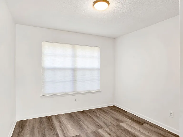 1382 Fairchild St #B — Photo 7