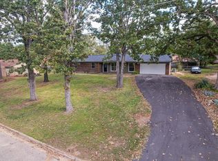 114 Juniper Dr, Palestine, TX 75803