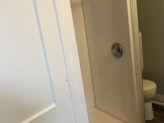 4th image of 139 1/2 E Lincoln Hwy APT 2