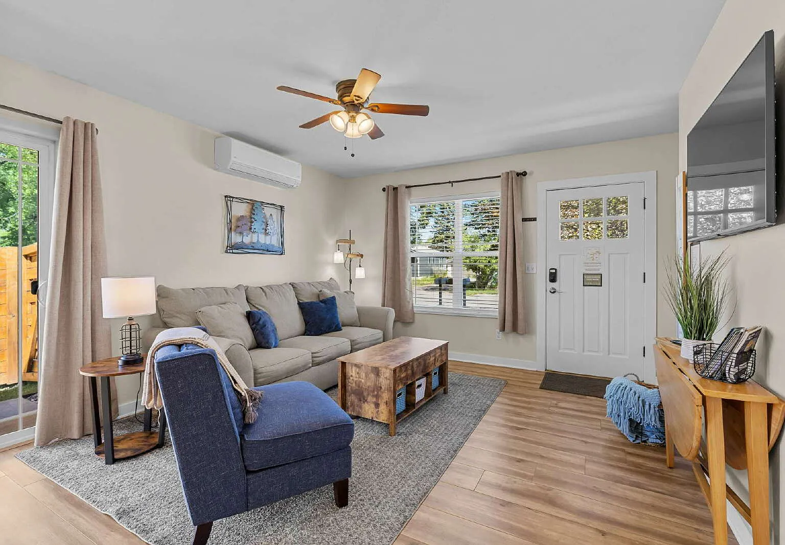 2 bed, 1.0 bath, 1200 sqft, $1,865 — Photo 4