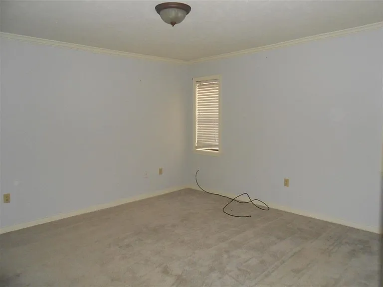342 Wicklow Cir — Photo 2