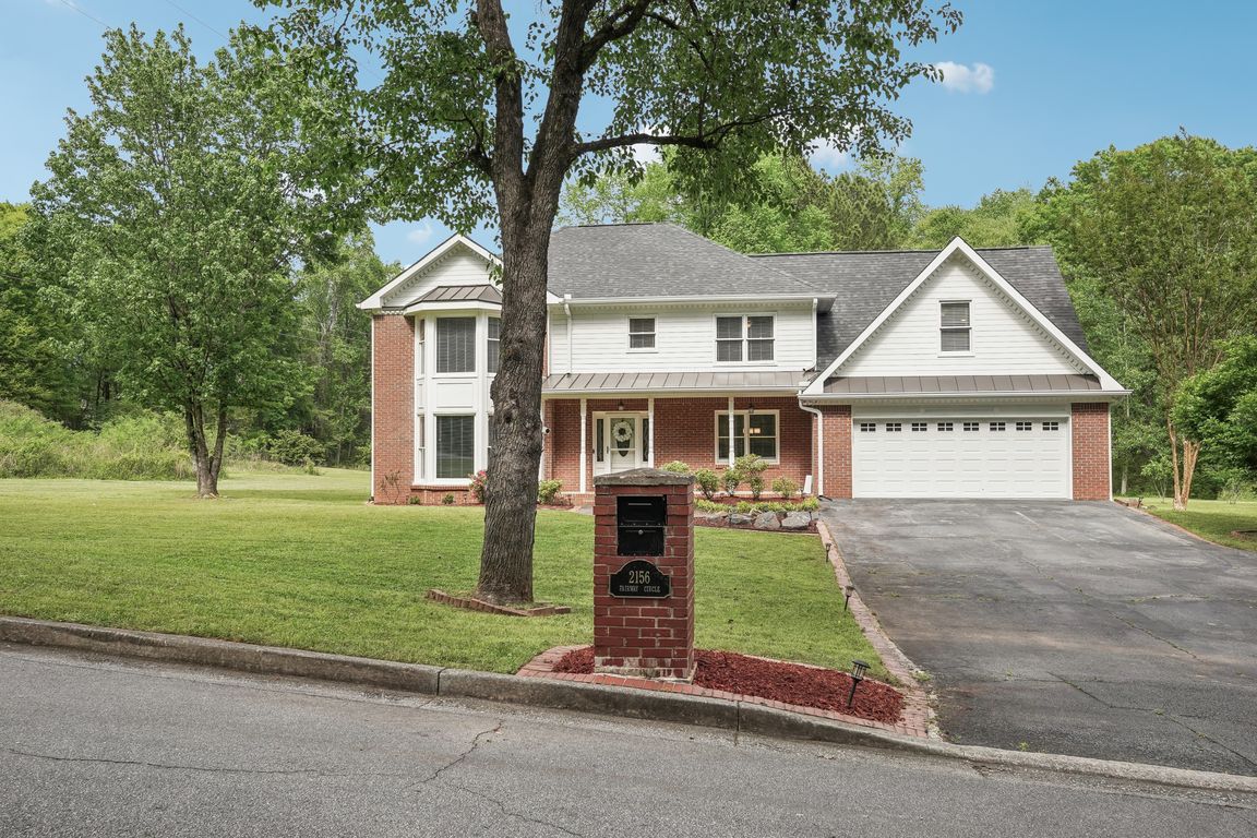 Fairway Cir-1804-001.jpg