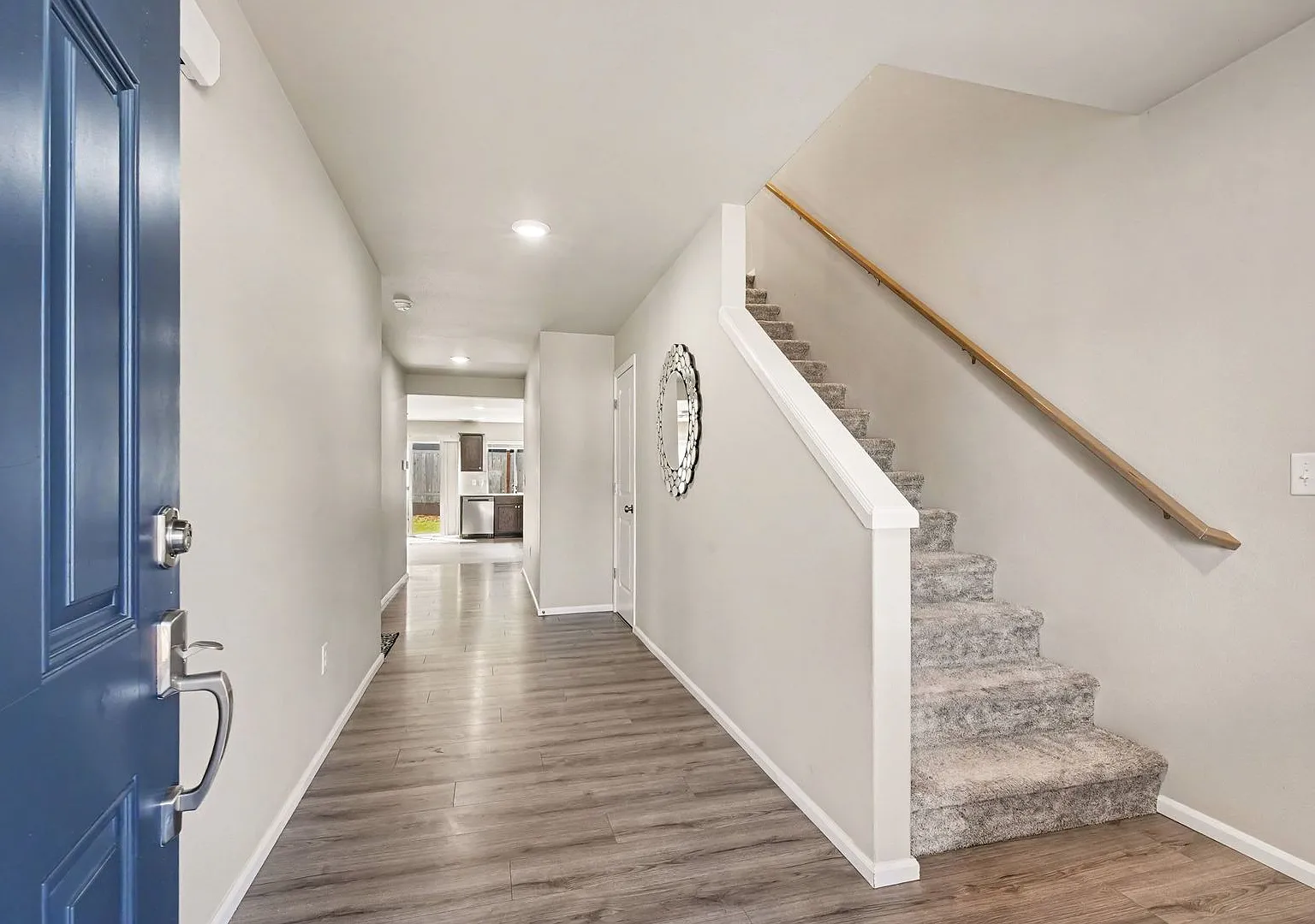 Spacious 5-Bedroom Home with Bonus Loft in Daisy Crossing! $3,300!! — Photo 2