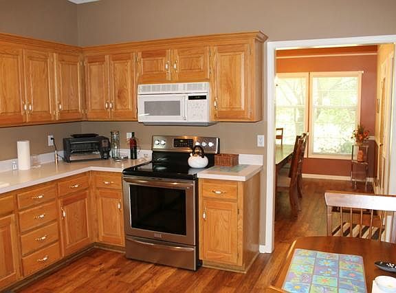5th image of 4325 S Milton Dr