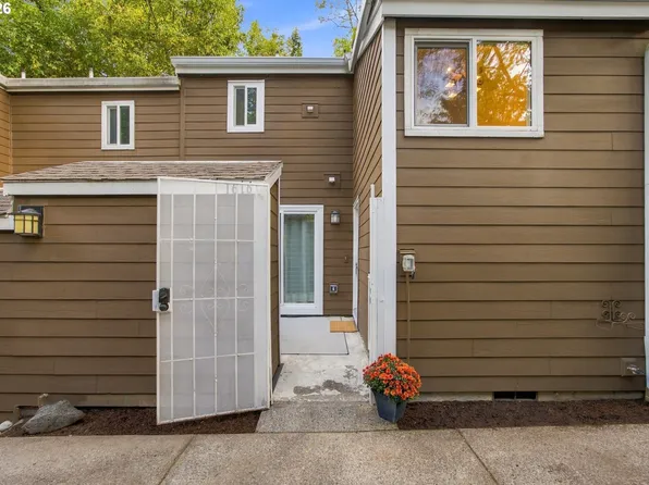 1616 Village Park Pl, West Linn, OR 97068