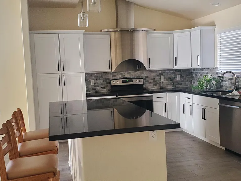 Plenty of storage in kitchen