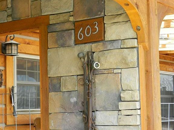 2nd image of 603 Mountain View Dr