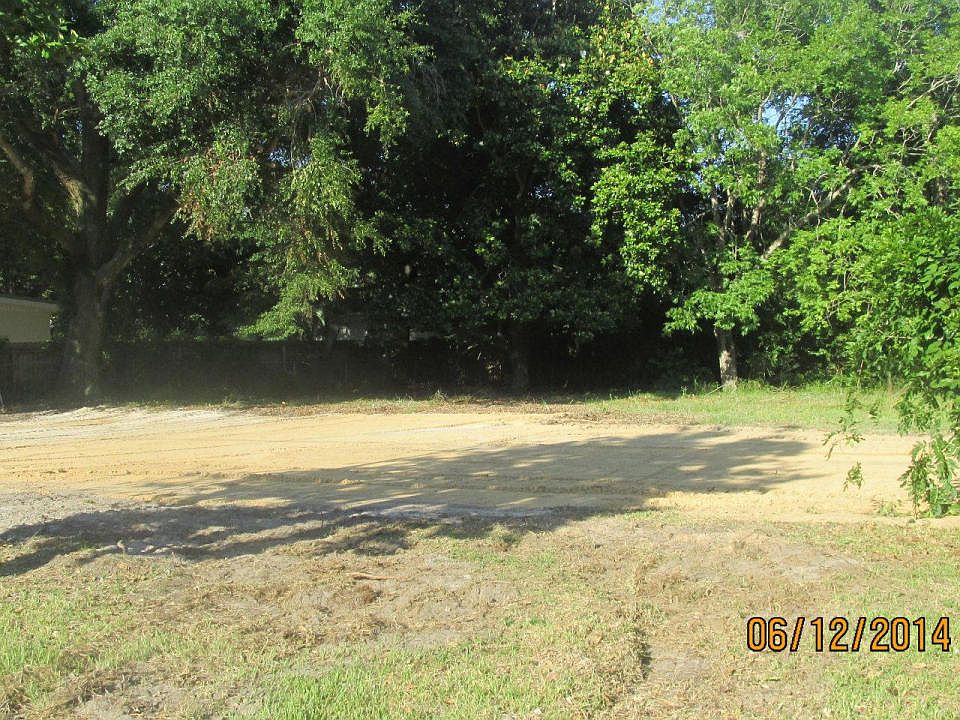 1st image of 381 Gardner Dr NE