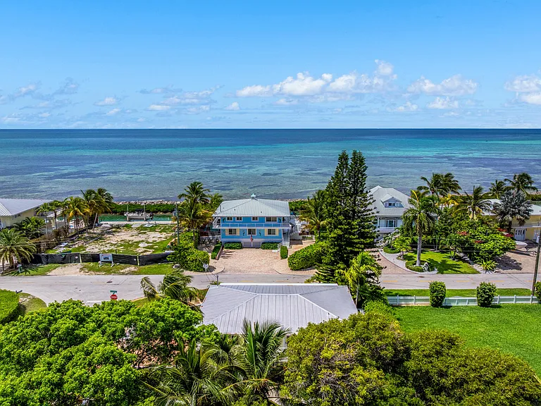 235 W Seaview Cir — Photo 15