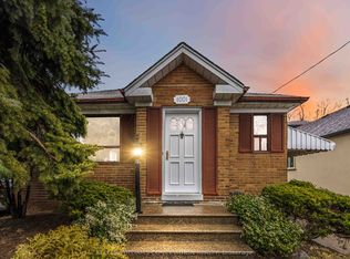 1001 Kipling Ave, Toronto, ON M9B 3L3