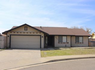 2435 N Sowell Ct, Visalia, CA
