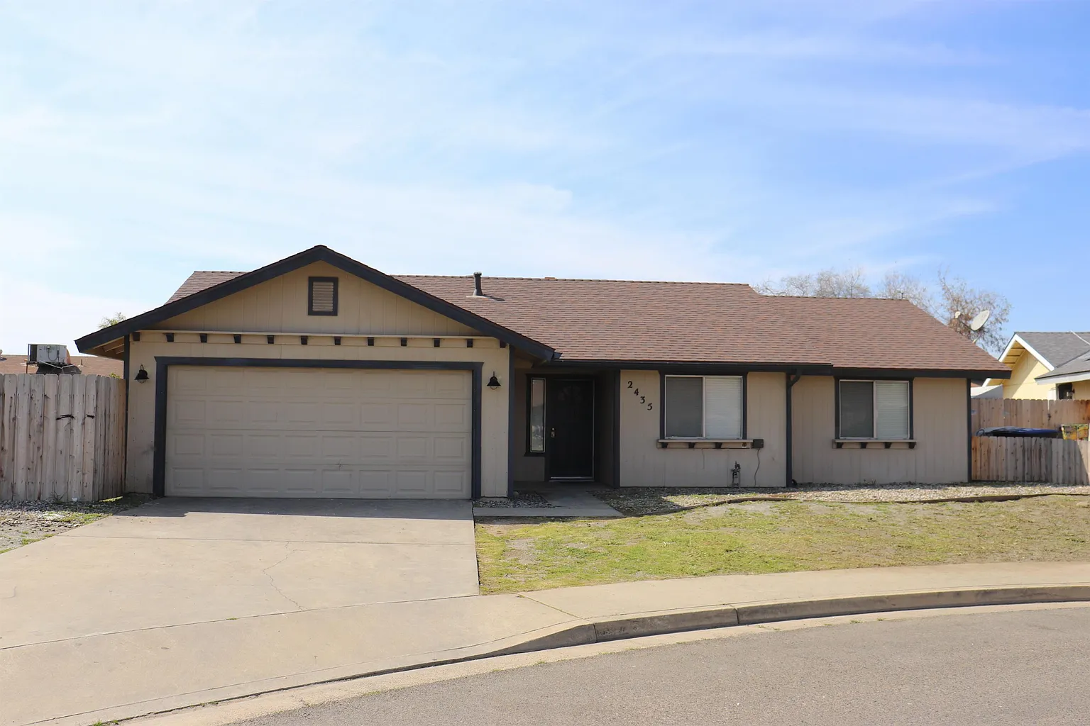 2435 N Sowell Ct photo 1