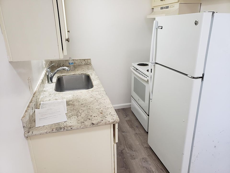 1st image of 711 Menker Ave APT 1