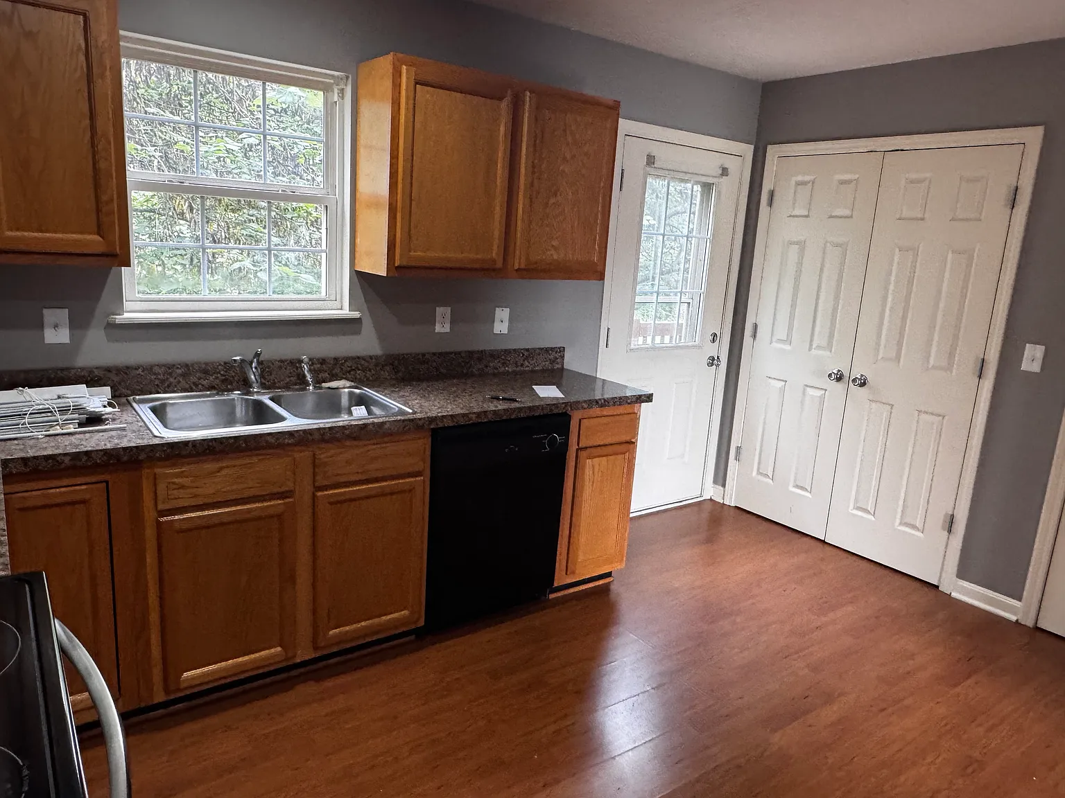 2 bed, 1.5 bath, $1,200 — Photo 2