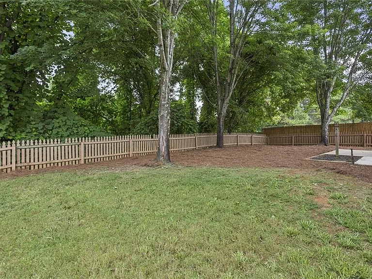 208 Carrington Way — Photo 5