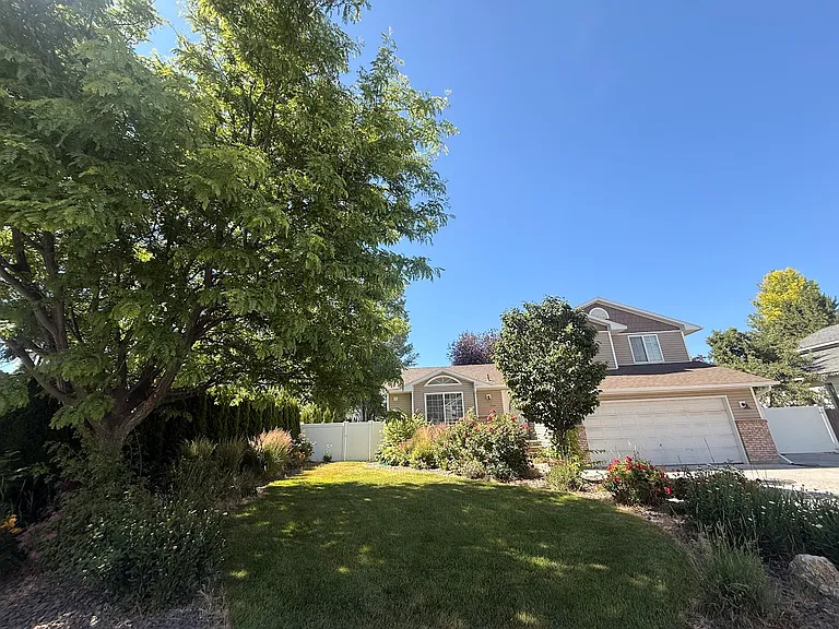 253 Colonial Way — Photo 4