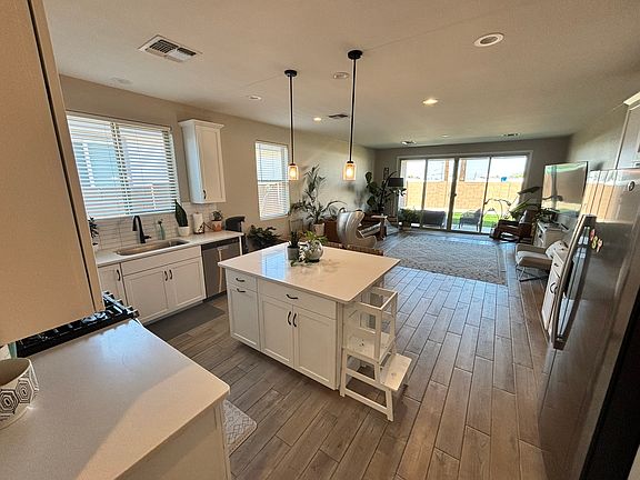 5th image of 450 E Piedmont Rd