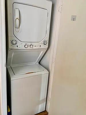 Rented by Halvatzis Realty | media 17