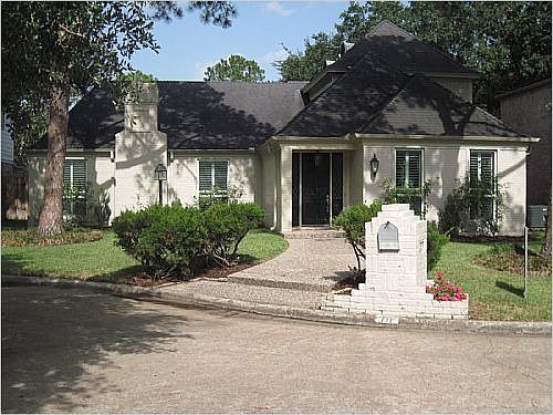 1st image of 711 Saint Ives Ct